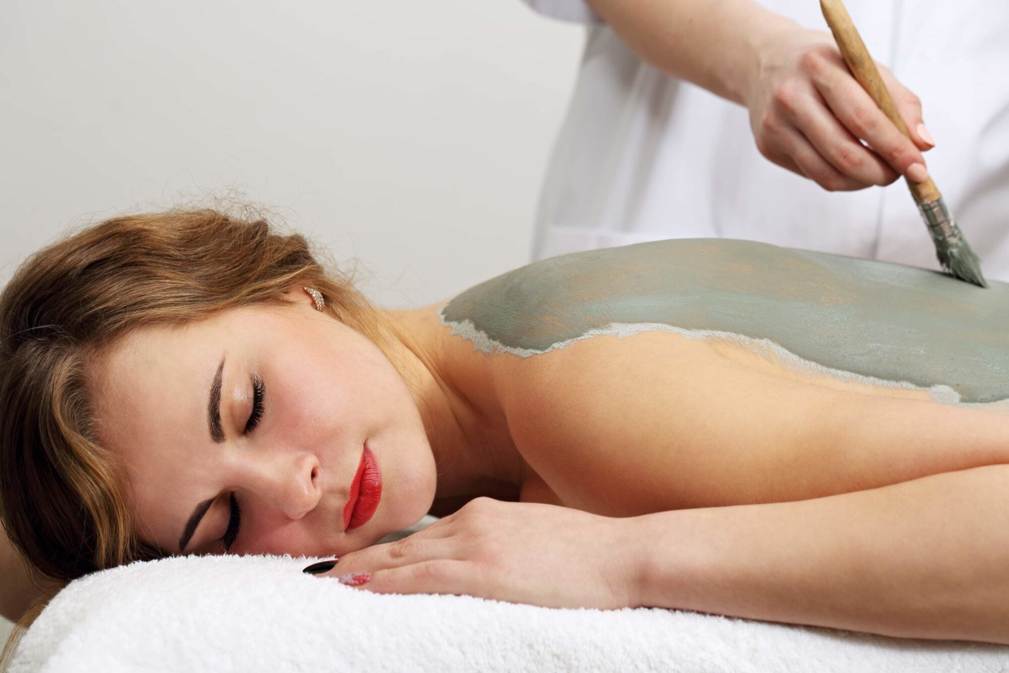 What Are The Benefits Of A Back Facial