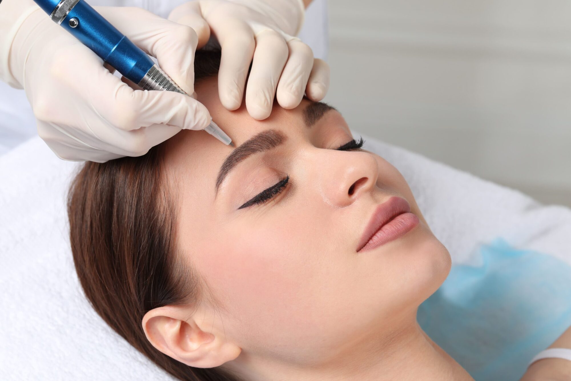 Everything You Need To Know About Eyebrow Tinting